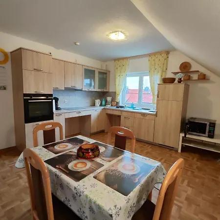 Lejlighed Mit Blick Auf Herkules Mit Parkplatz