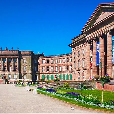 Mit Blick Auf Herkules Mit Parkplatz * Kassel