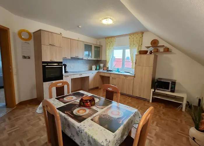 Lägenhet Mit Blick Auf Herkules Mit Parkplatz