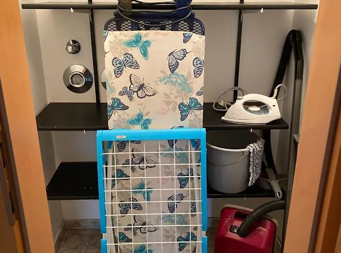 Lägenhet Mit Blick Auf Herkules Mit Parkplatz