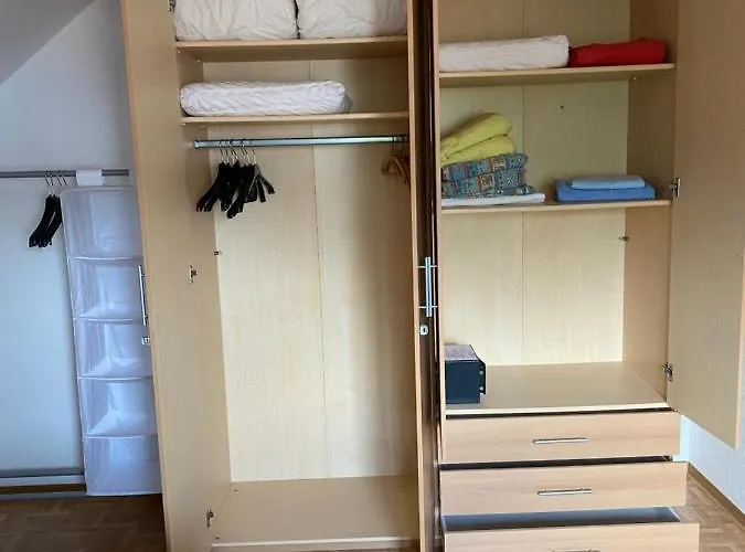 Mit Blick Auf Herkules Mit Parkplatz Lägenhet