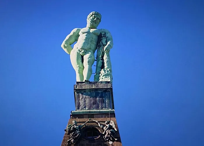 Mit Blick Auf Herkules Mit Parkplatz Kassel