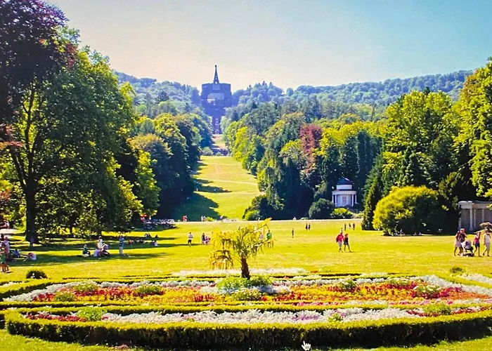 Mit Blick Auf Herkules Mit Parkplatz