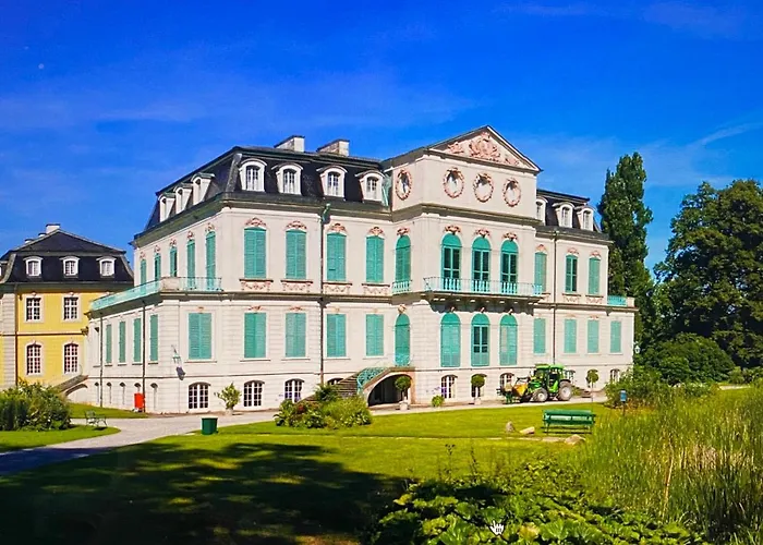 Mit Blick Auf Herkules Mit Parkplatz * Kassel